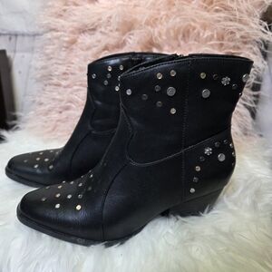 Frye & Co Synclair Black Studded Ankle Boots
